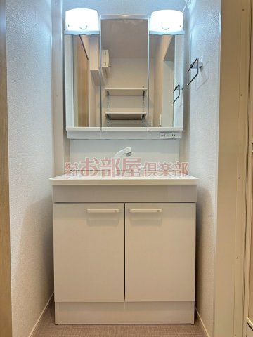 ピエモンテ　愛宕の洗面所|明るい洗面所です