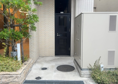 【内装】 | リビオレゾン八王子レジデンス | 共用部分は、一棟の建物に住む区分所有者全員が共同で所有するとし、共用部分の管理、補修などは、区分所有者で形成される管理組合が行います。個人の判断で勝手に変更することはできませんので覚えておきましょう。