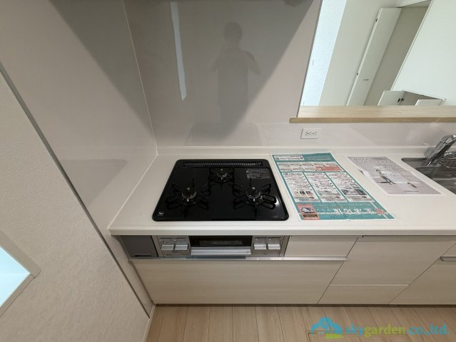 厚木市妻田西第15　新築戸建　全2棟1号棟のキッチン