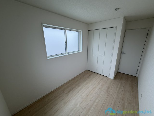 厚木市妻田西第15　新築戸建　全2棟1号棟の洋室