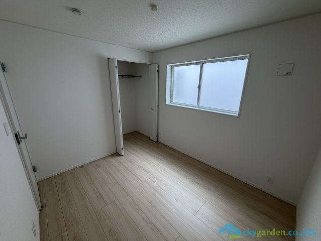 厚木市妻田西第15　新築戸建　全2棟1号棟の寝室