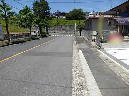 安佐北区落合４丁目の前面道路含む現地写真