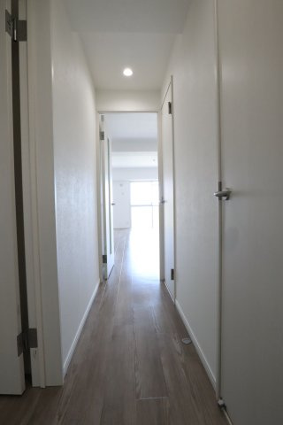 メゾン舞子ショアーのその他|玄関から各部屋につながる廊下です。
