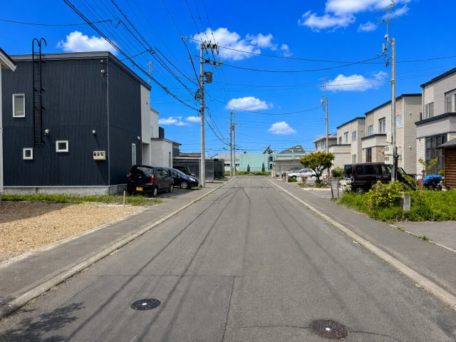 南あいの里３丁目 戸建の前面道路含む現地写真