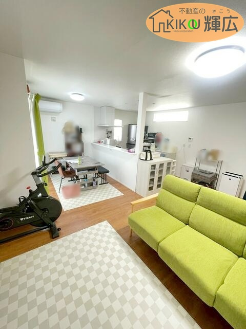 姫路市飾磨区阿成渡場　中古戸建の居間・リビング