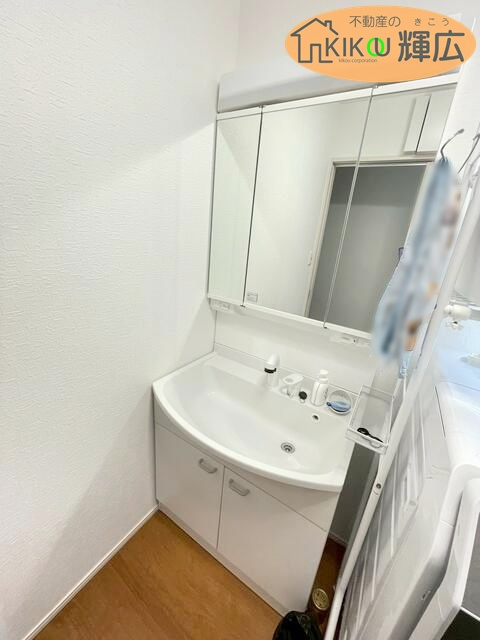 姫路市飾磨区阿成渡場　中古戸建の独立洗面台