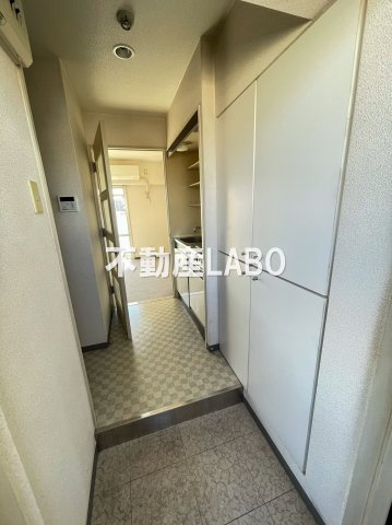 ライオンズマンション大正の玄関