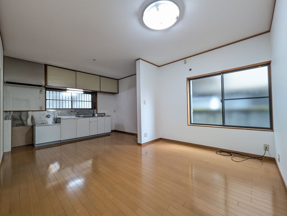 大府市森岡町９丁目戸建の居間・リビング|1階LDK
