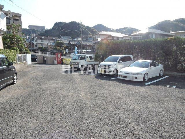 ニューライフ長与の駐車場