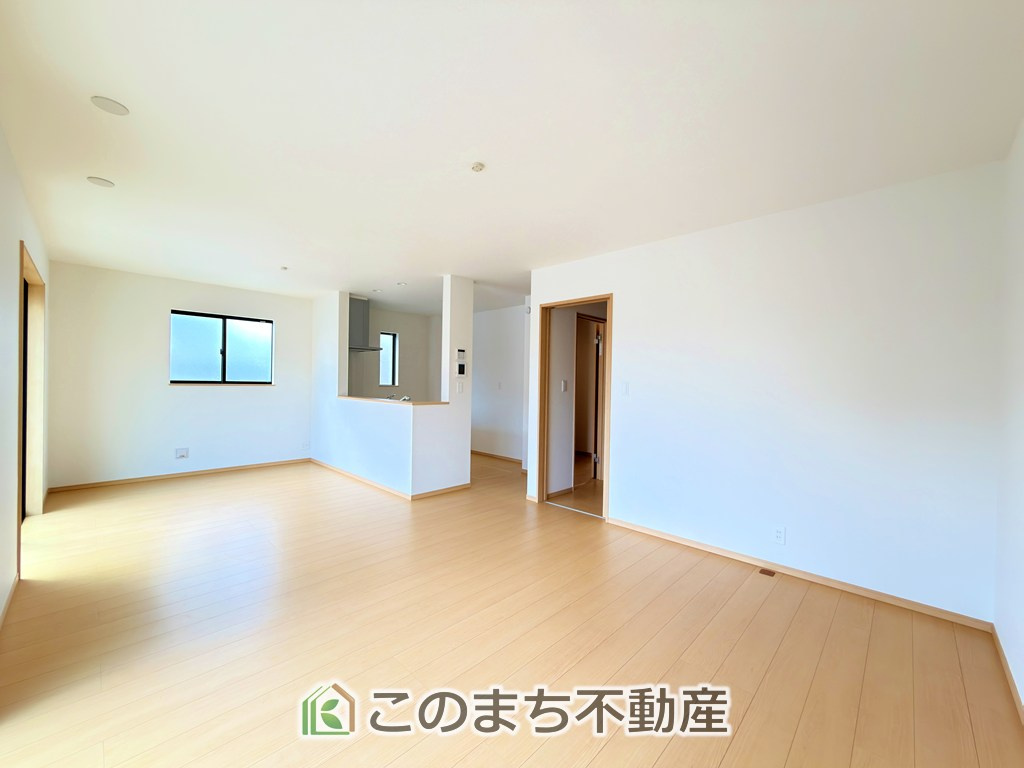 ハートフルタウン宇都宮市戸祭2丁目99番の居間・リビング|時間のゆとりと空間、暖かな陽光がもたらす光と風を独占してください。新しい暮らしが始まります。