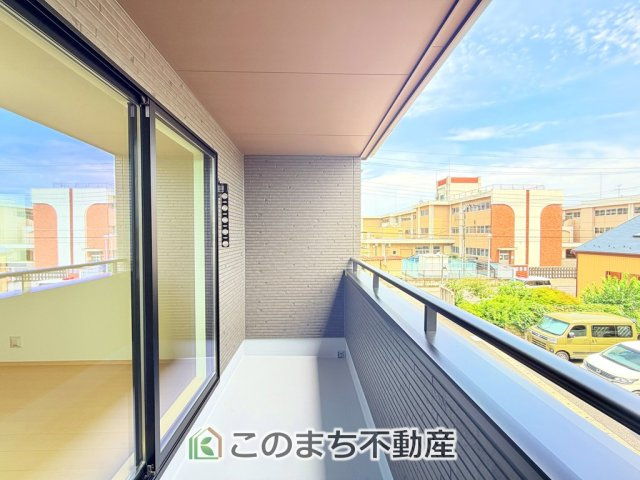 ハートフルタウン宇都宮市戸祭2丁目99番のバルコニー|南向きバルコニーがございます！
陽当りが確保されておりますので洗濯物も速乾です！