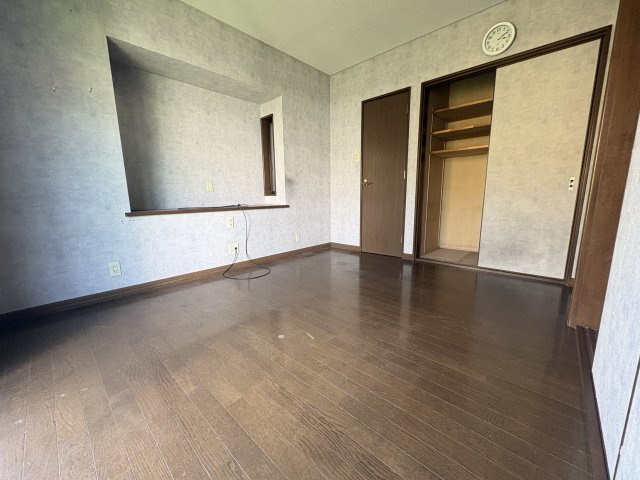 神戸市須磨区天神町４丁目戸建の洋室