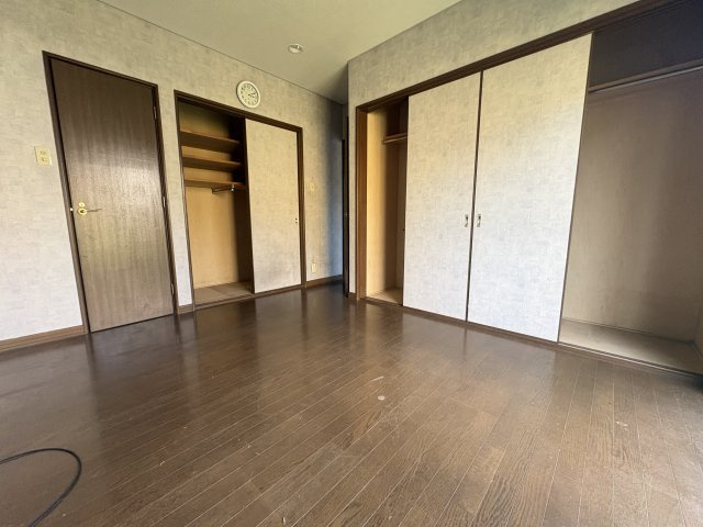 神戸市須磨区天神町４丁目戸建の洋室