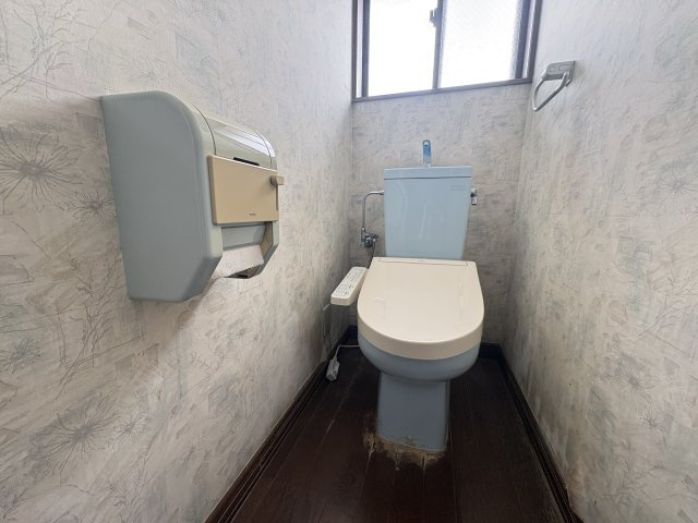 神戸市須磨区天神町４丁目戸建のトイレ