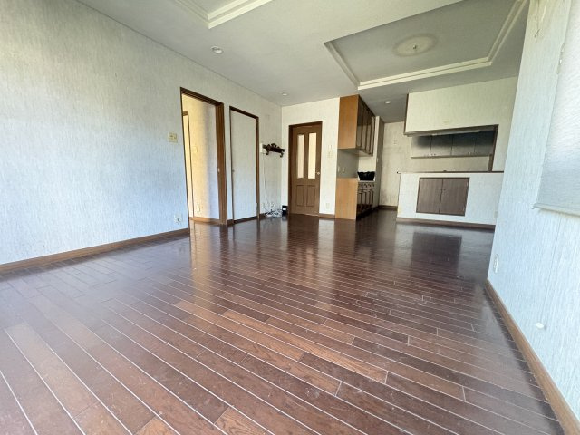 神戸市須磨区天神町４丁目戸建の居間・リビング