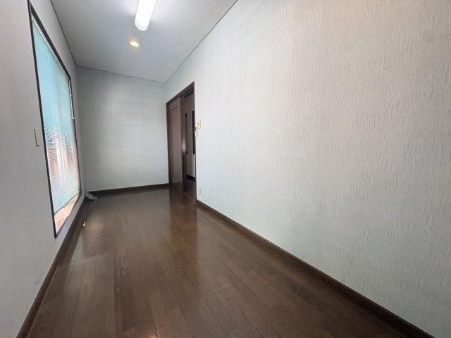 神戸市須磨区天神町４丁目戸建の洋室