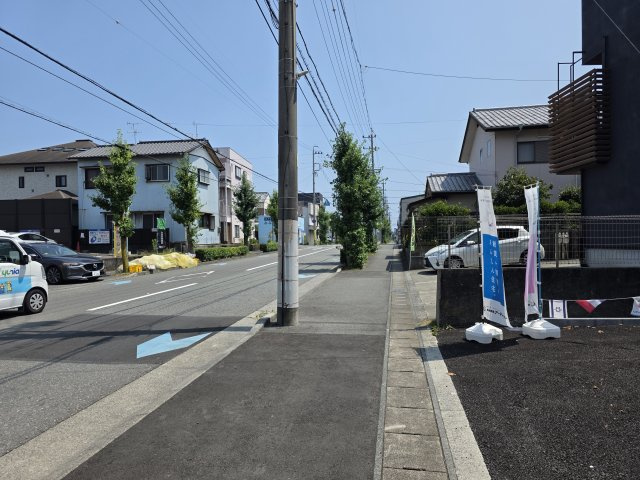 【前面道路含む現地写真】の画像