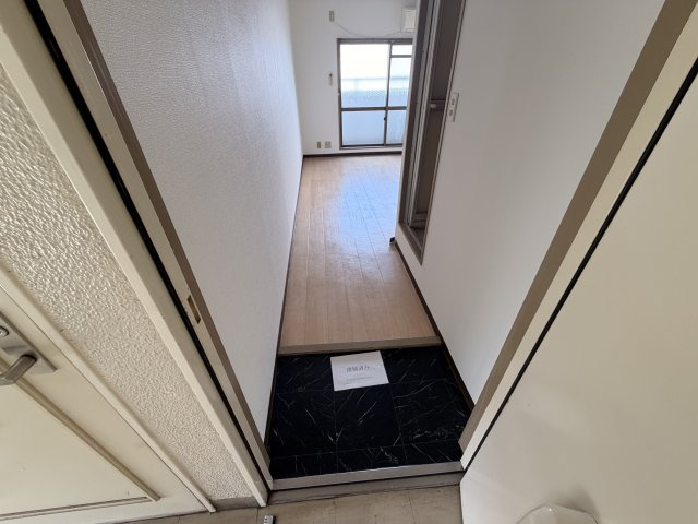 アパートメント摂津Ⅱの玄関