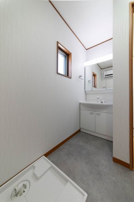 【洗面所】 | 藤沢市高倉 中古戸建 全1棟