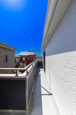 【バルコニー】 | 藤沢市高倉 中古戸建 全1棟