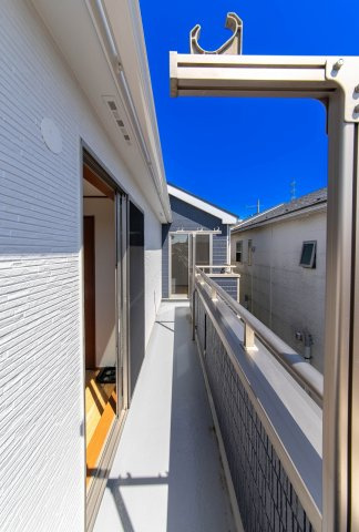 【バルコニー】 | 藤沢市高倉 中古戸建 全1棟