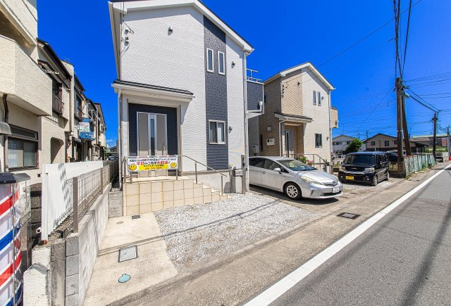 【前面道路含む現地写真】 | 藤沢市高倉 中古戸建 全1棟