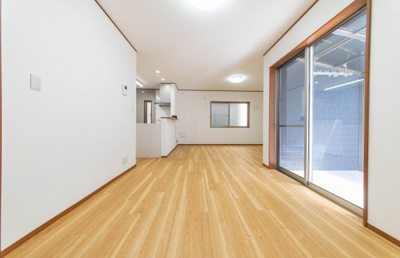 【居間・リビング】 | 藤沢市高倉 中古戸建 全1棟