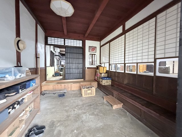 丹波市春日町多利の中古一戸建の玄関