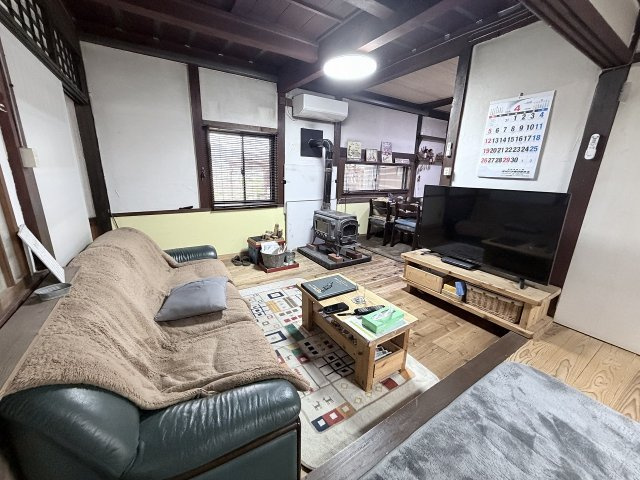 丹波市春日町多利の中古一戸建の居間・リビング