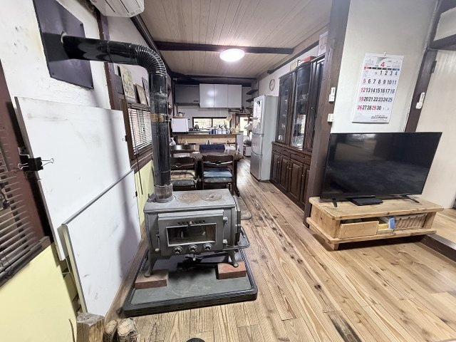 丹波市春日町多利の中古一戸建の居間・リビング