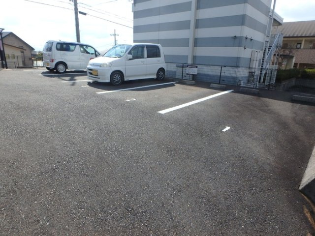 メルベーユＦの駐車場