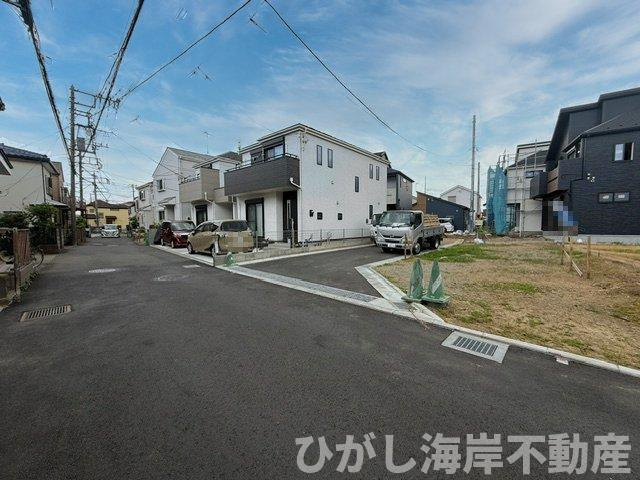 茅ヶ崎市円蔵２丁目　新築戸建　全5棟の前面道路含む現地写真|5月14日撮影　建築中　現地外観