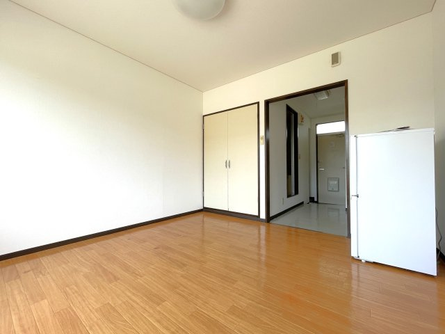 総和ハイツの洋室