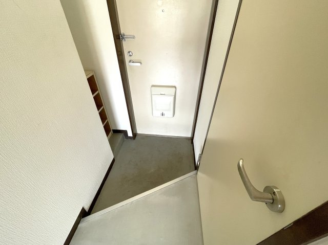 総和ハイツの玄関