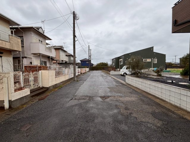 山武郡九十九里町　中古戸建の前面道路含む現地写真