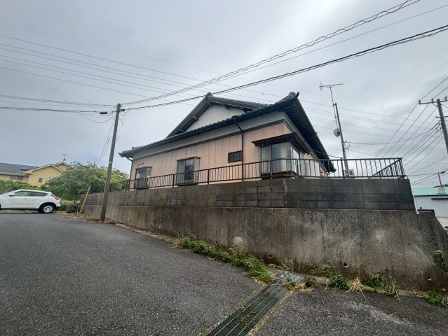 銚子市春日町　中古建ての前面道路含む現地写真