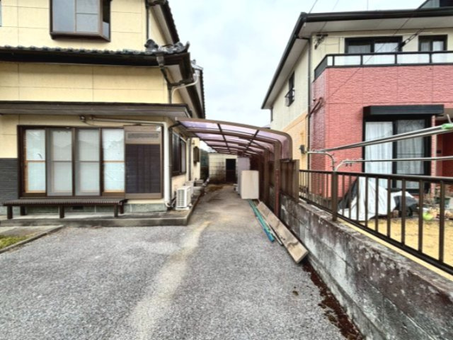 日光市猪倉　中古戸建の駐車場