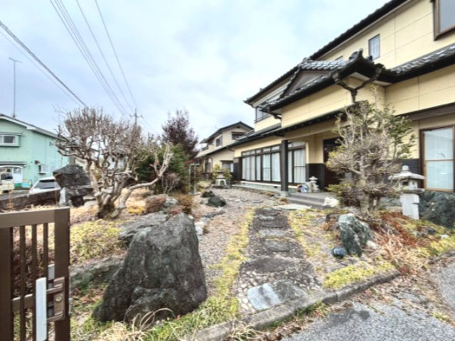 日光市猪倉　中古戸建の庭