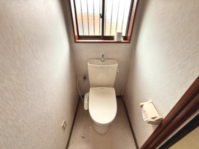日光市猪倉　中古戸建のトイレ