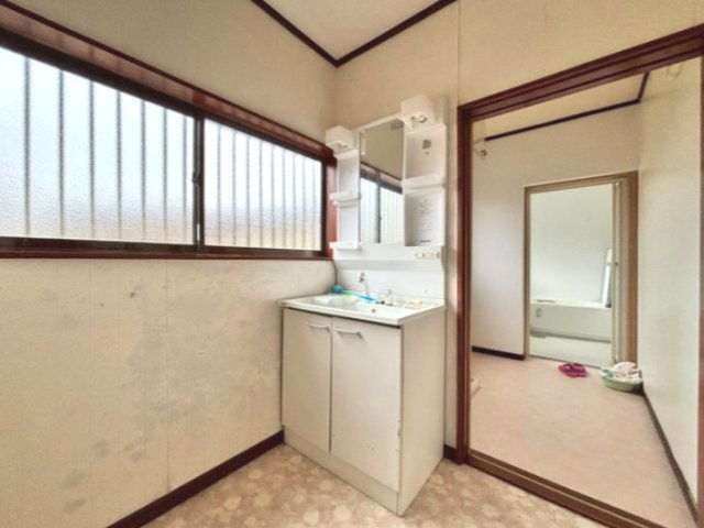 日光市猪倉　中古戸建の独立洗面台