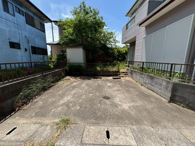 茂原市粟生野　中古戸建の駐車場