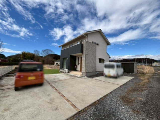 矢板市長井　中古戸建の駐車場