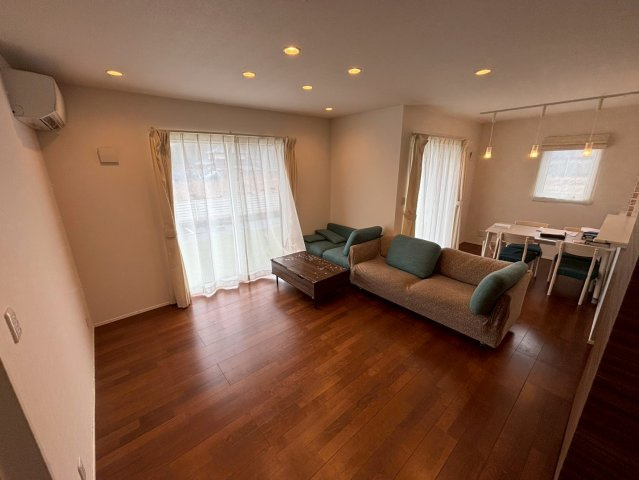 矢板市長井　中古戸建の居間・リビング