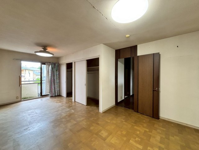 東金市松之郷中古戸建の洋室