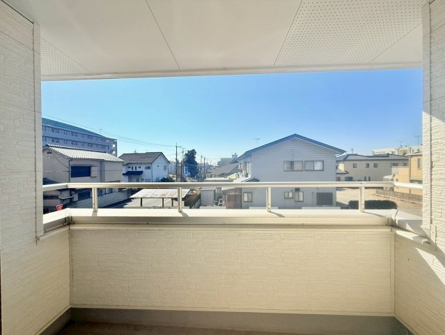 鹿沼市万町　角地中古住宅のバルコニー
