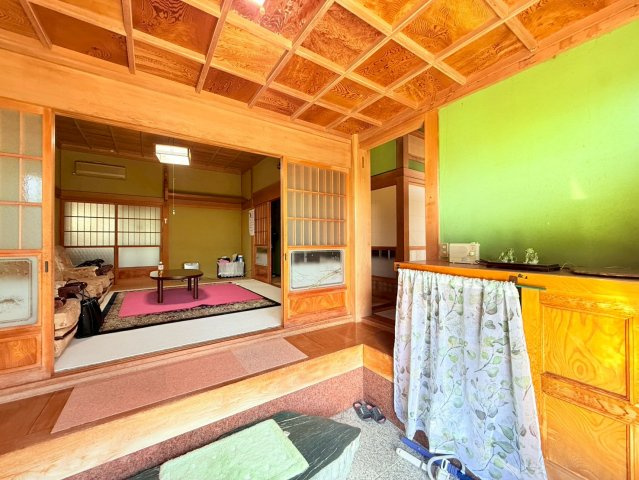 常陸太田市棚谷町中古戸建の玄関