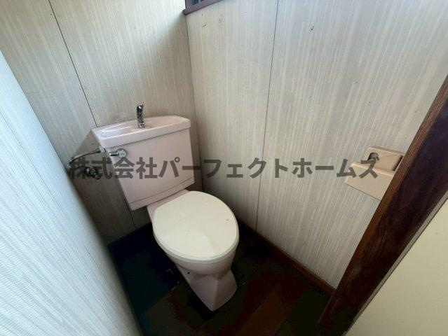 河北中町戸建　賃貸のトイレ|落ち着いたトイレです