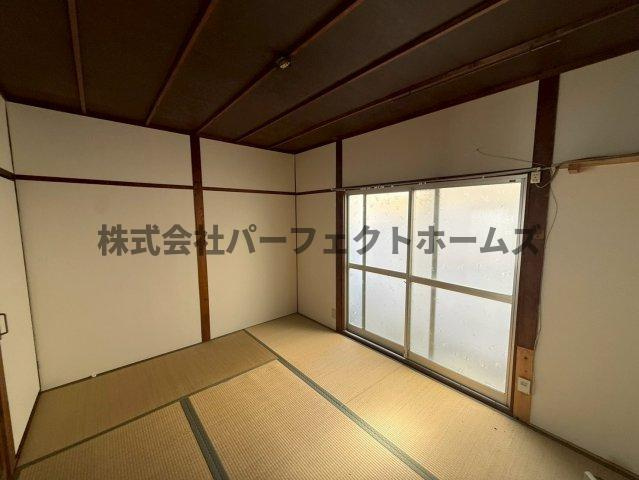 河北中町戸建　賃貸の和室|明るい和室です