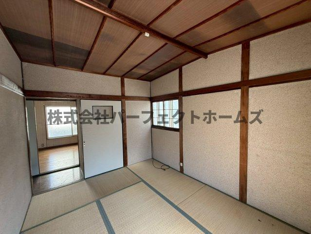 河北中町戸建　賃貸の和室|明るい和室です