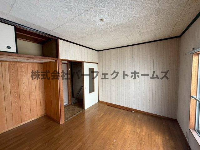 河北中町戸建　賃貸の洋室|明るい洋室です